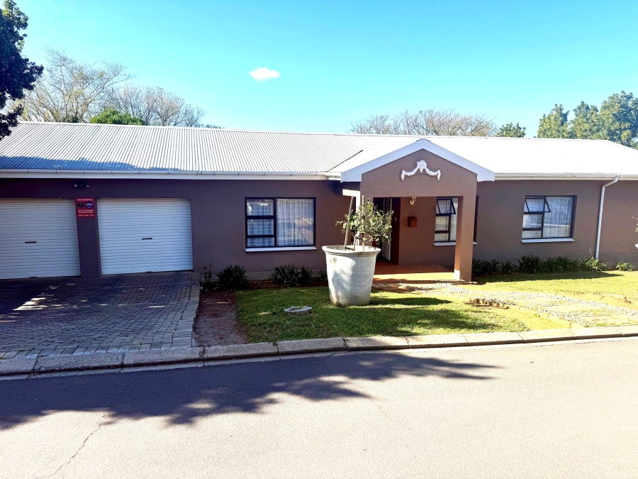 3 Bedroom Property for Sale in Die Wingerd Western Cape